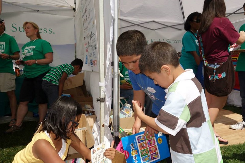 Strawberry Festival 2013: Four Thousand Books Find New Homes